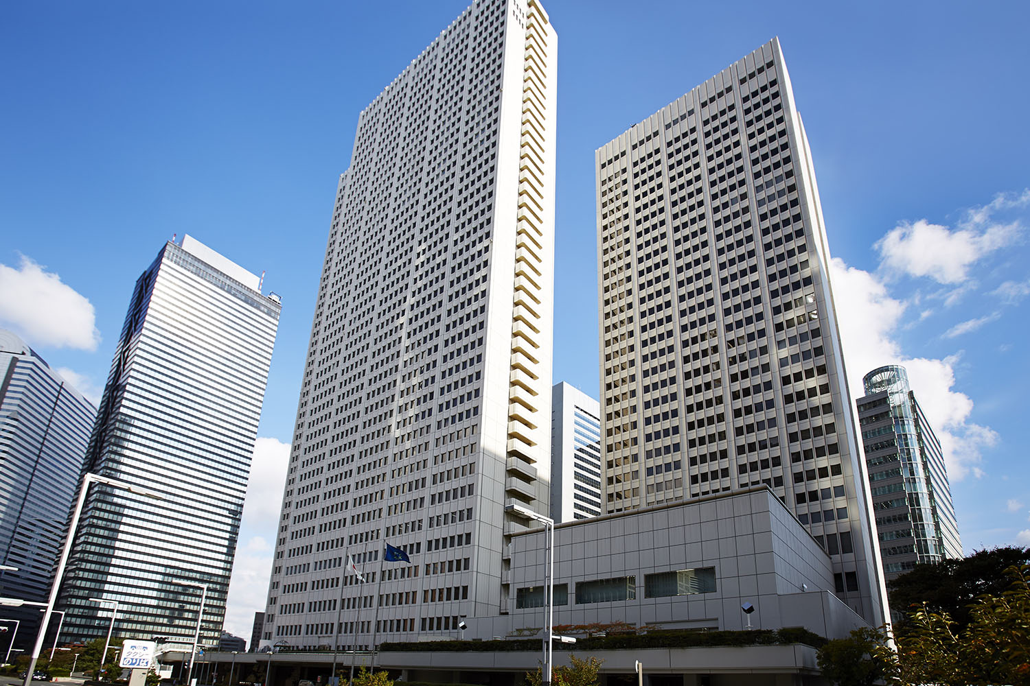 Keio Plaza Hotel Exterior